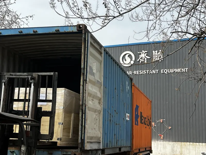Shandong Qishuai ဝတ်ဆင်-ခံနိုင်ရည်ရှိသောပစ္စည်း | Ceramic Rubber Embedded Steel Liners များ ထုတ်လုပ်ခြင်းနှင့် ပေးပို့ခြင်း ပြီးစီးခဲ့ပါသည်။