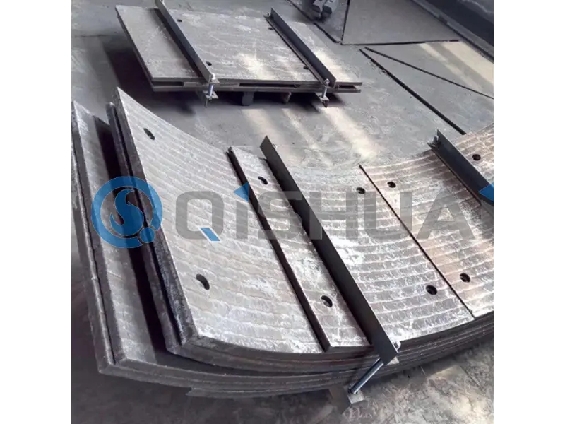 Chromium Carbide Overlay Plate သည် သာမန်သံမဏိထက် အဘယ်ကြောင့် ပို၍ ခံနိုင်ရည်ရှိသနည်း။